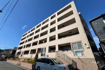 レーベンリヴァーレ東川口の外観（南東側から）