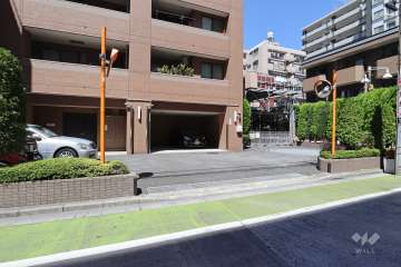 駐車場の出入り口