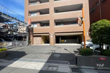 駐車場の出入り口