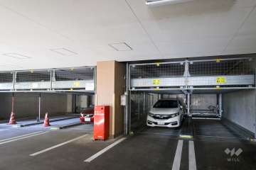 敷地内駐車場（屋内機械式）