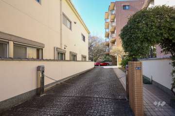 駐車場の出入り口（ロボットゲート付き）