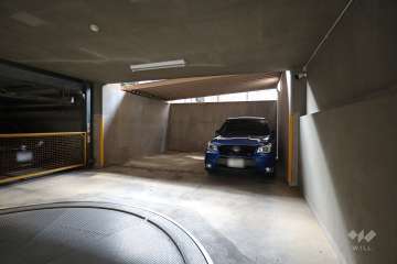 敷地内駐車場（屋内平面式）