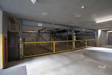 敷地内駐車場（屋内機械式）