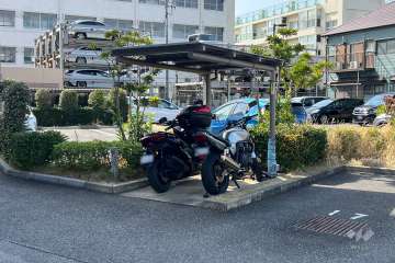 バイク置き場（屋根あり）