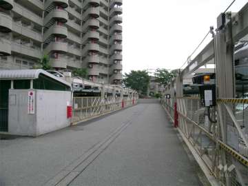 敷地内駐車場（機械式）