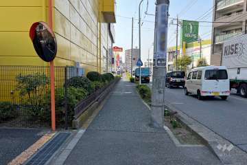 敷地北東側の前面道路　