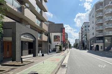 敷地南側の前面道路