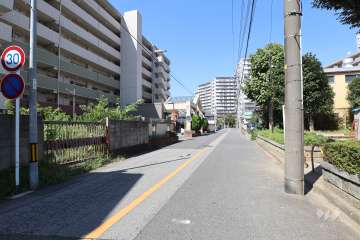 敷地東側の前面道路　