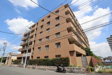 レーベンハイム川口Gディールの外観（南西側から）