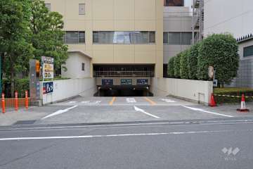 駐車場の出入り口