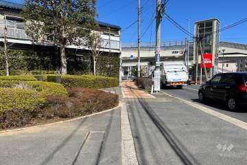 敷地南東側の前面道路　