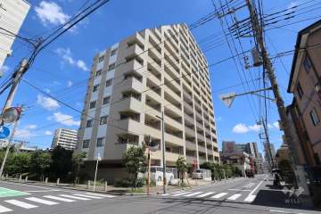 ローレルコート川口の外観（南西側から）