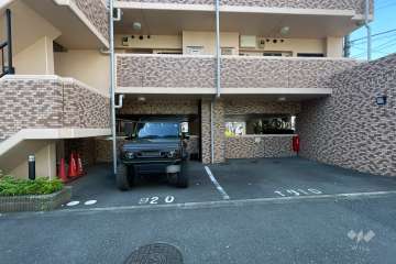 敷地内駐車場（屋外平面式）