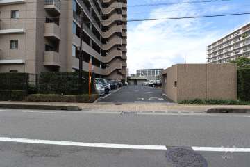 駐車場の出入り口