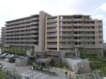 コムズシティ箕面の外観（北東側から）