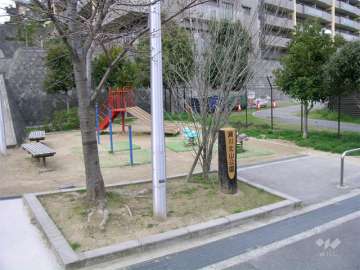 敷地に隣接した公園