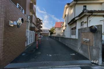 駐車場の出入り口