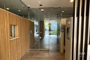 エントランスはオートロック付きです。