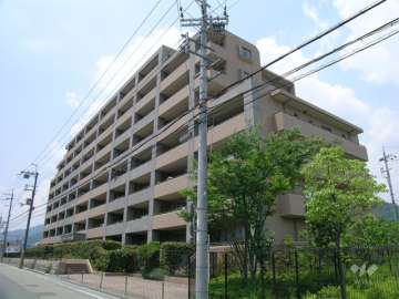 イトーピア箕面の外観（南東側から）