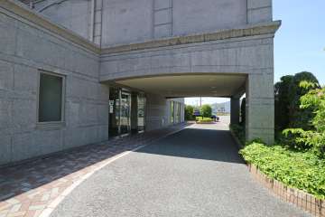 エントランス前の車寄せ