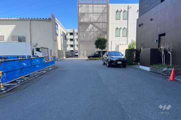 敷地北側の前面道路