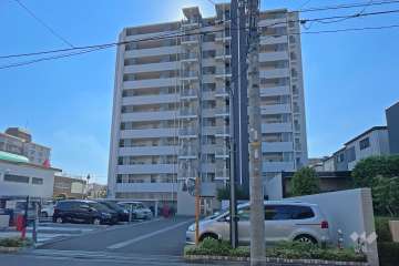 ルネサンスブライトアリーナの外観（北西側から）