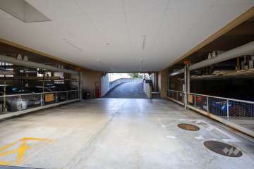 敷地内駐車場（屋内機械式）