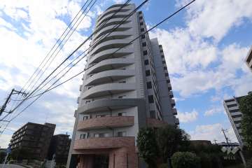 レーベンスクエア川口シルフィアの外観（南側から）