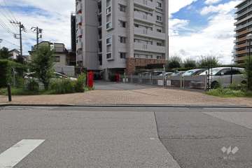 駐車場の出入り口