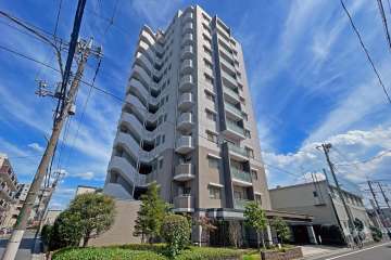 アーデル川口レヴァリエの外観（北西側から）