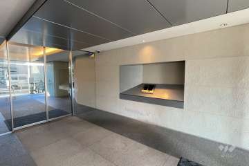 エントランスはオートロック付きです。