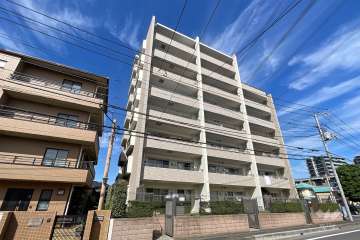 ライオンズ東川口グレーステラスの外観（南西側から）