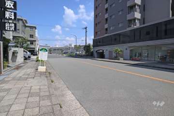 敷地北側の前面道路