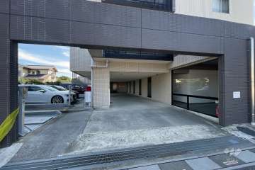 駐車場の出入り口