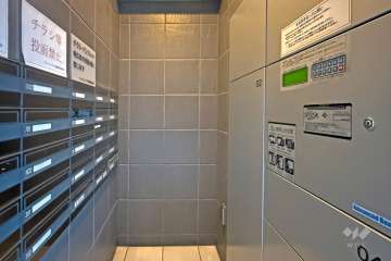 宅配ボックスと共用ポスト