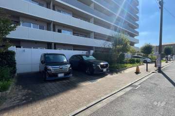敷地内駐車場（屋外平面式）