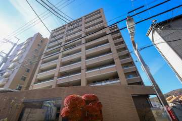 箕面本通りアーバンライフの外観（東側から）