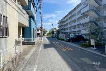 敷地北側の前面道路
