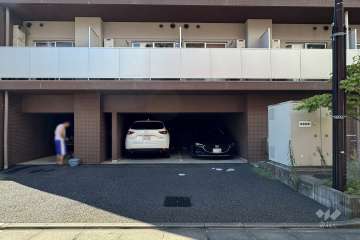 敷地内駐車場（屋内平面式）