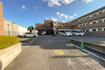 駐車場の出入り口・敷地内駐車場（屋外平面式）