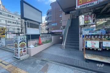 1階・2階はテナントが入っています。