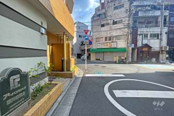 敷地の西側前面道路（北側から）
