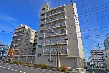 東浦和マンションの外観（南西側から）