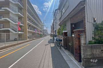 敷地の東側前面道路（北側から）