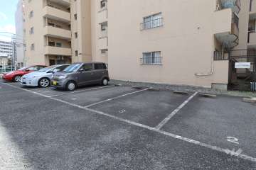 敷地内駐車場（屋外平面式）