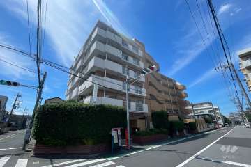 川口中青木第２ローヤルコーポの外観（南東側から）