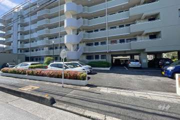 敷地内駐車場（屋外平面式・屋内平面式）