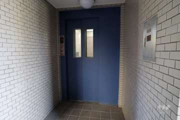 共用のエレベーター