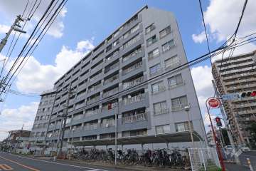 川口グレースマンションの外観（南東側から）