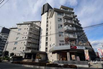 青木町ハイツ1号棟の外観（南東側から）